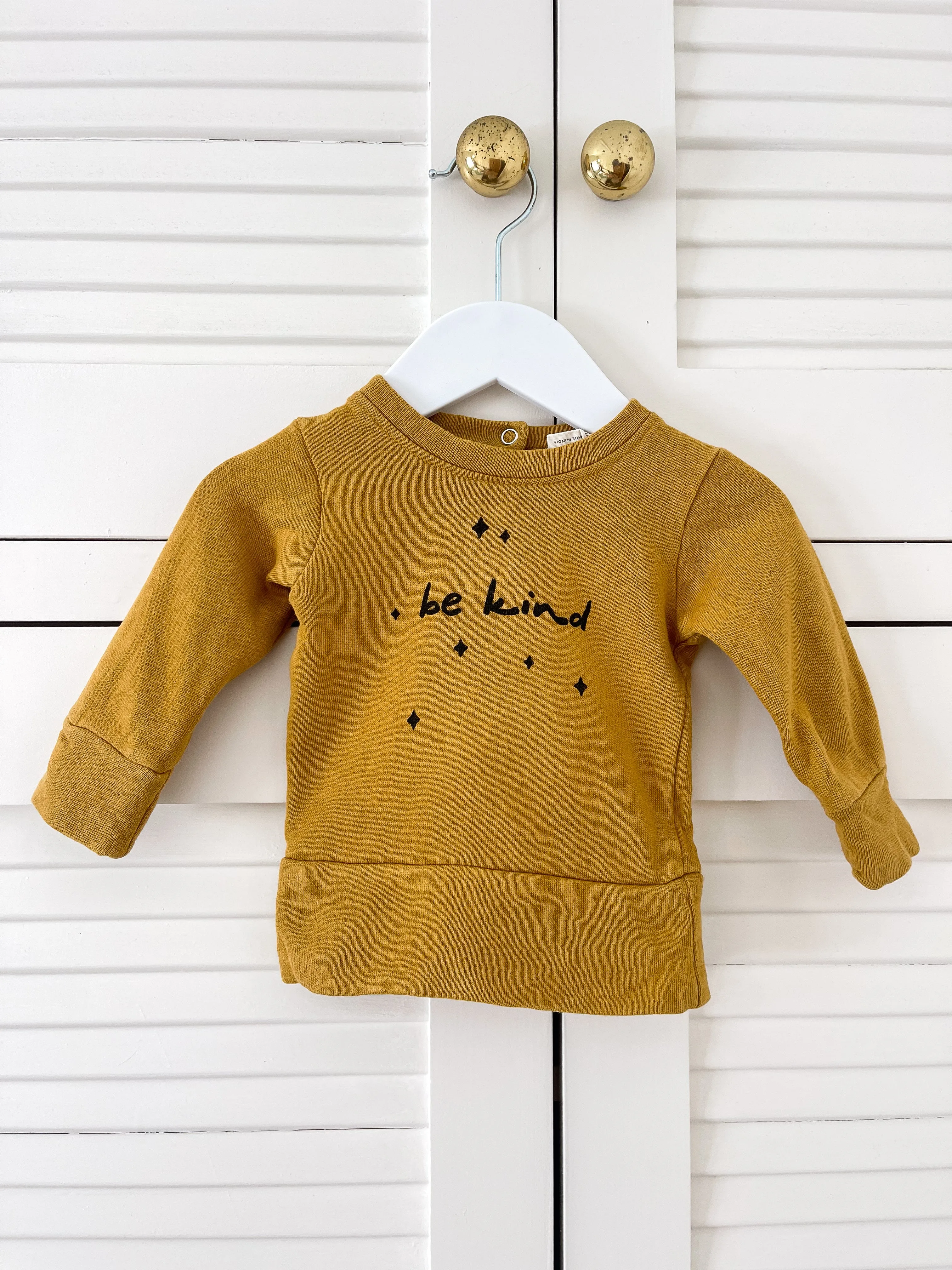 Buck & Baa organic be kind crew sweatshirt (0-3m)